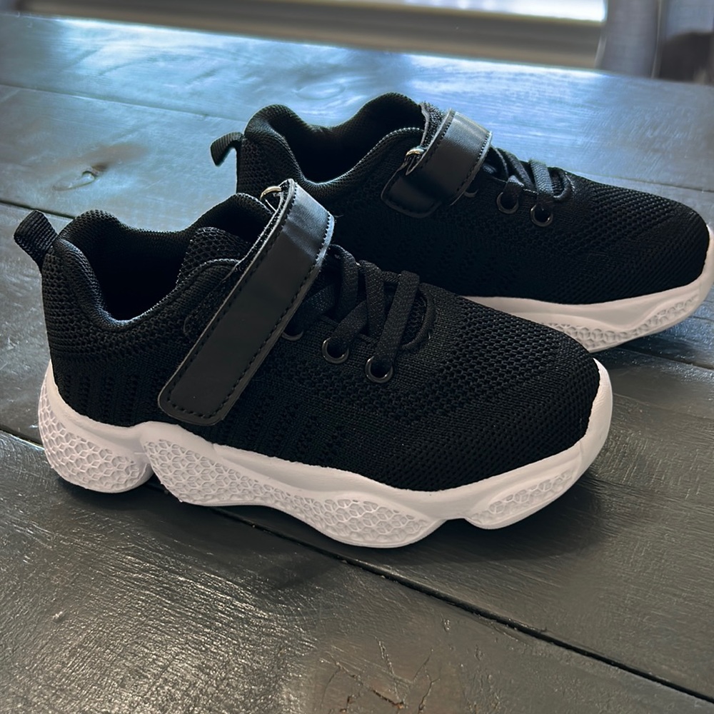 Santiro Boys shoes size kids 11